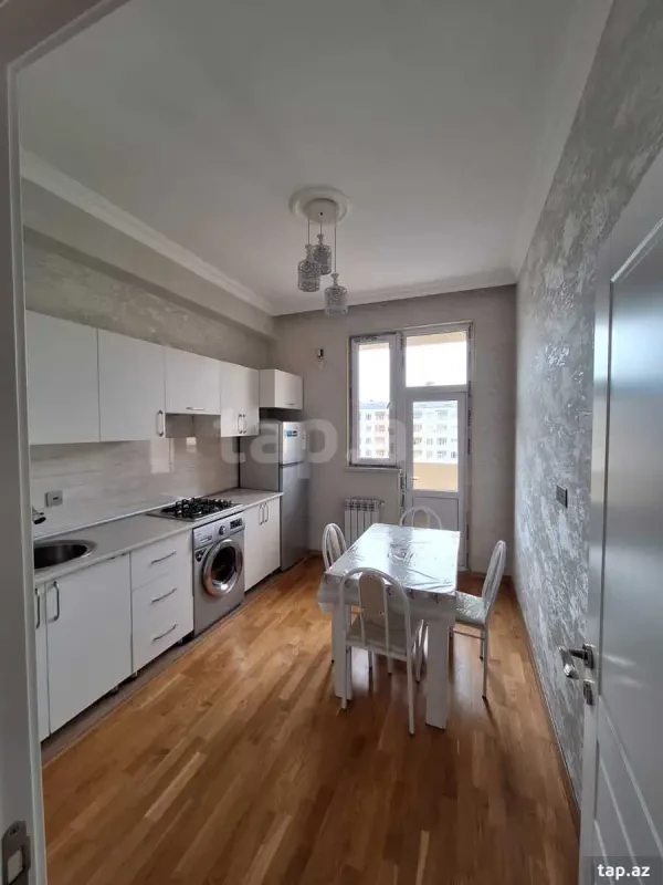 Kirayə verilir 2 otaqlı yeni tikili 72 m²