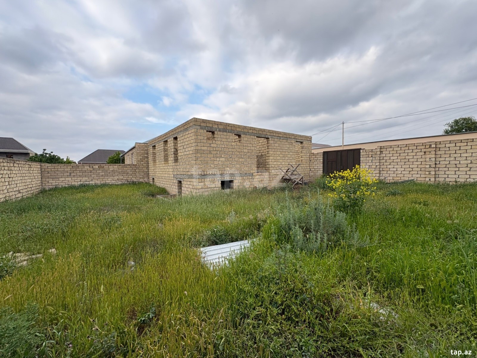 Satılır 4 otaqlı həyət evi 140 m²