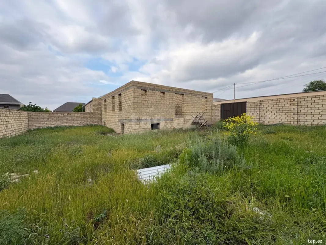 Satılır 4 otaqlı həyət evi 140 m²