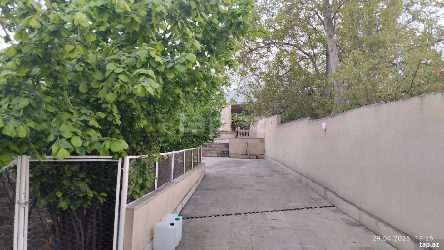 Satılır 4 otaqlı həyət evi 220 m²