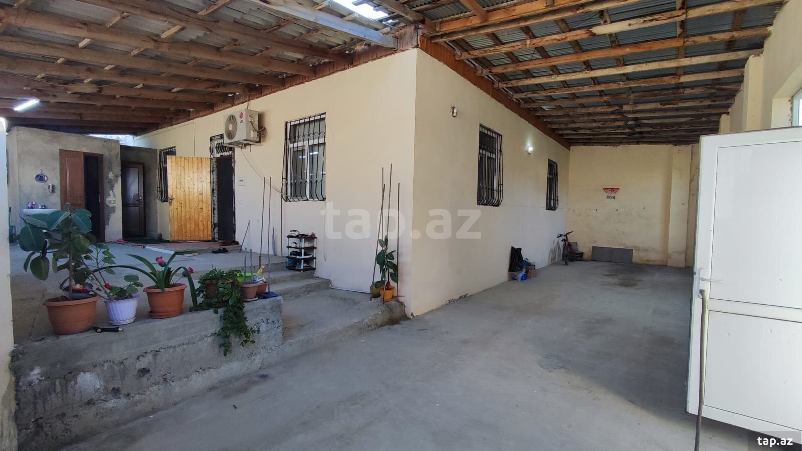 Satılır 4 otaqlı həyət evi 140 m²