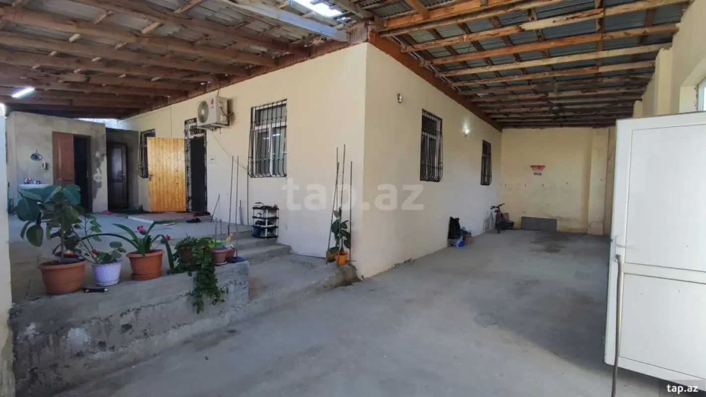 Satılır 4 otaqlı həyət evi 140 m²