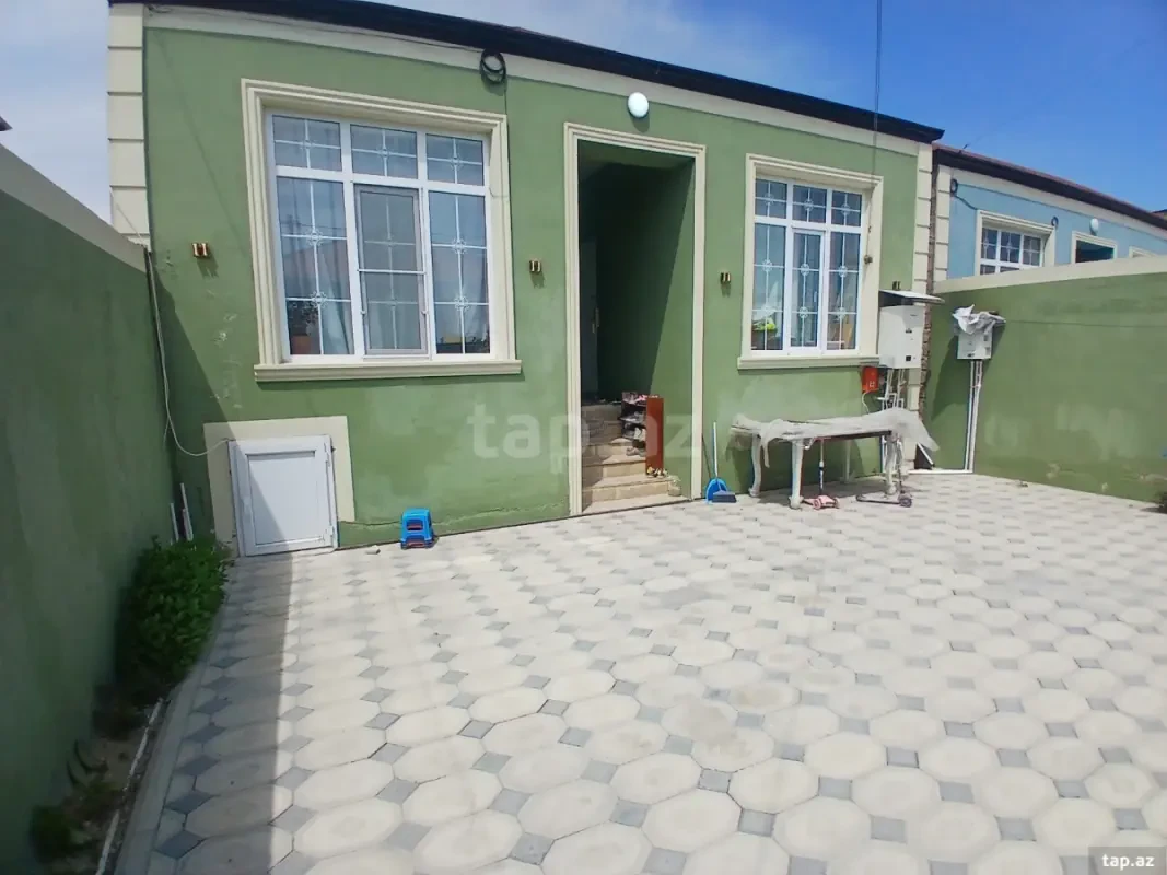 Satılır 4 otaqlı həyət evi 120 m²