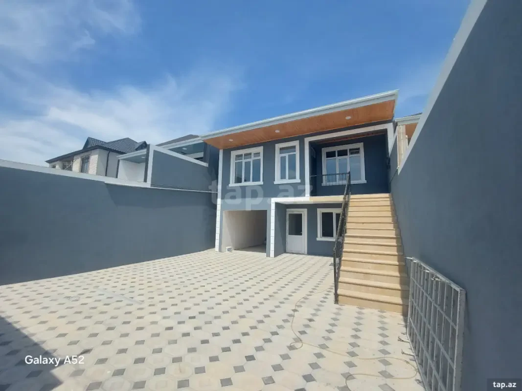 Satılır 7 otaqlı həyət evi 300 m²