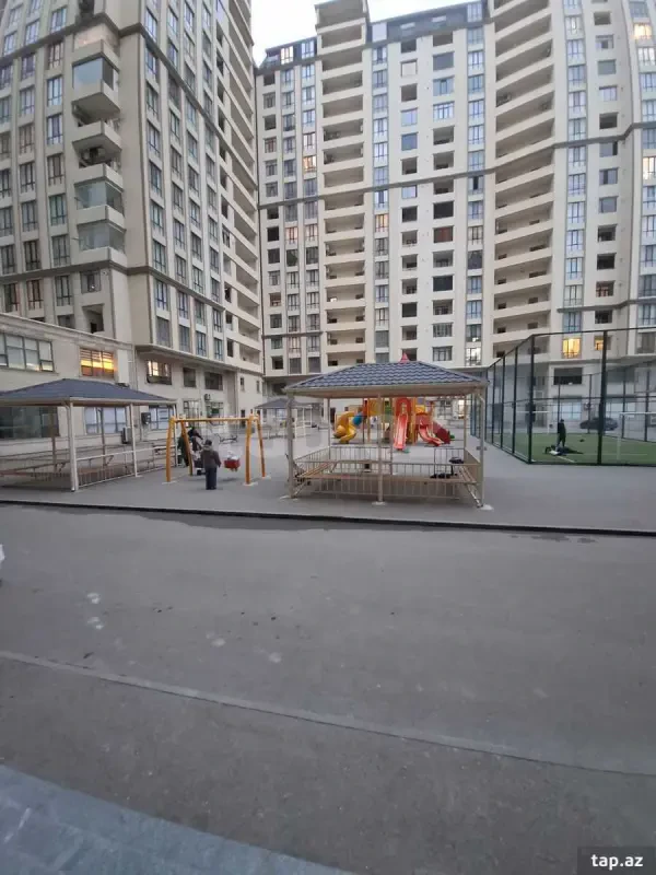 Kirayə verilir 3 otaqlı yeni tikili 105 m²