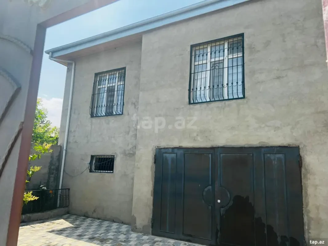 Satılır 8 otaqlı həyət evi 120 m²