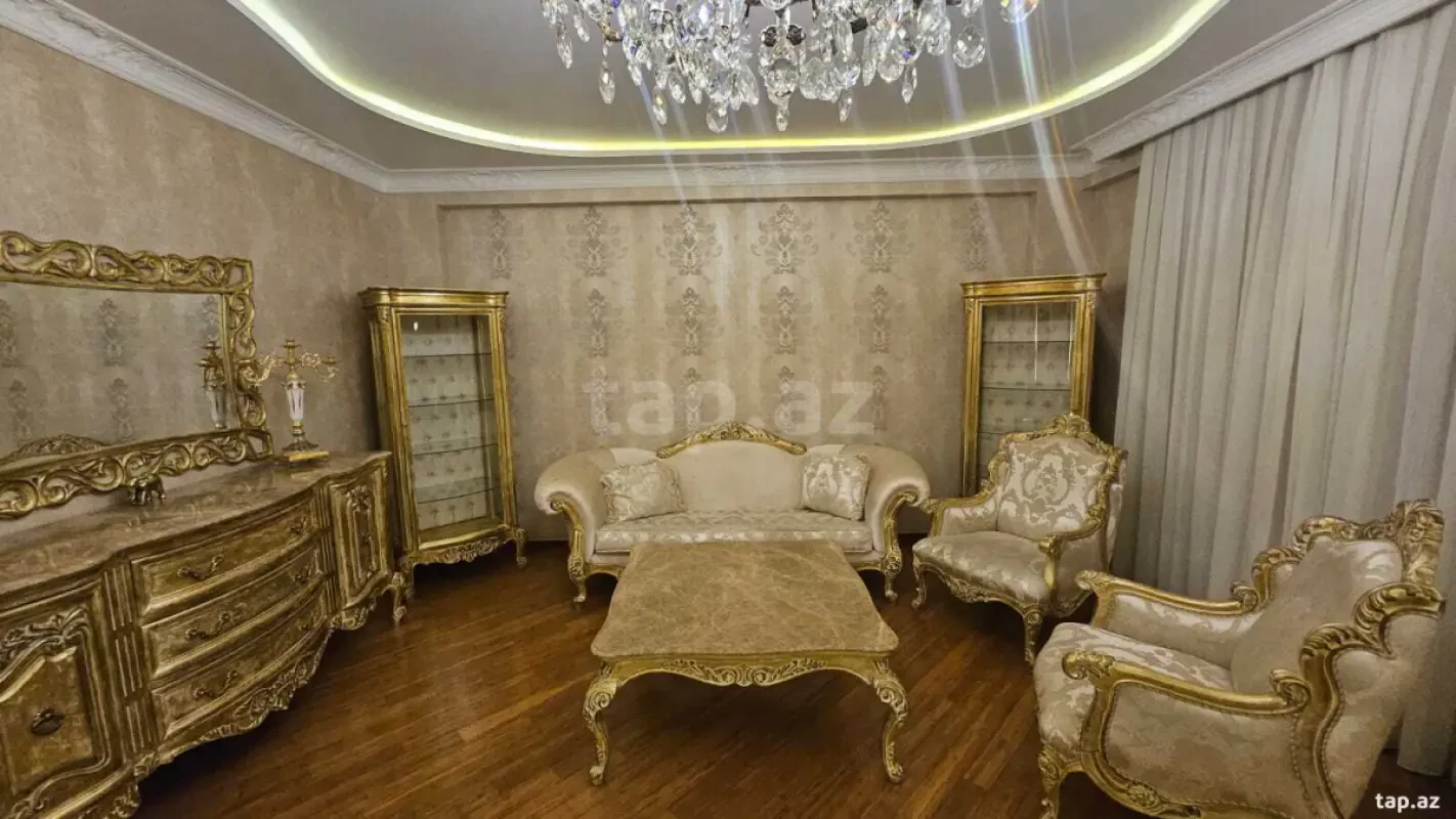 Kirayə verilir 3 otaqlı yeni tikili 135 m²
