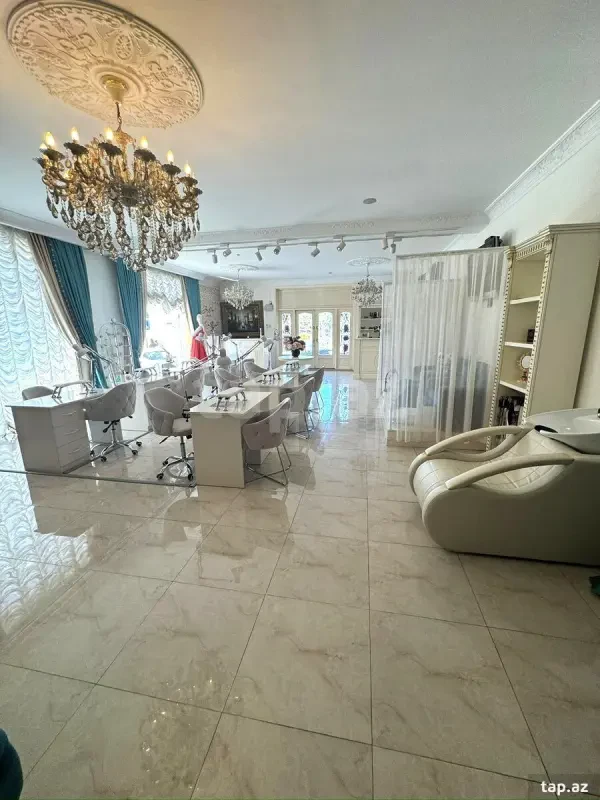 Kirayə verilir 5 otaqlı yeni tikili 300 m²