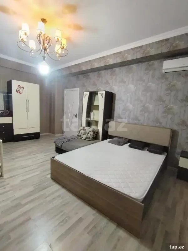 Kirayə verilir 3 otaqlı yeni tikili 190 m²