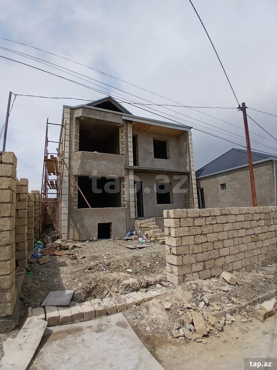 Satılır 5 otaqlı həyət evi 220 m²