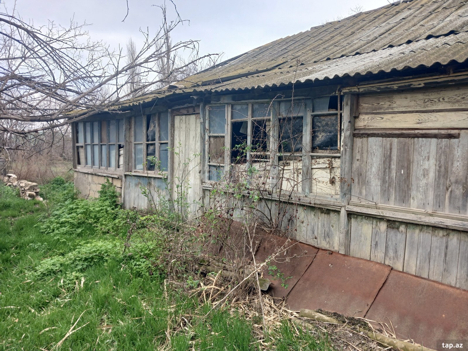 Satılır 2 otaqlı həyət evi 120 m²