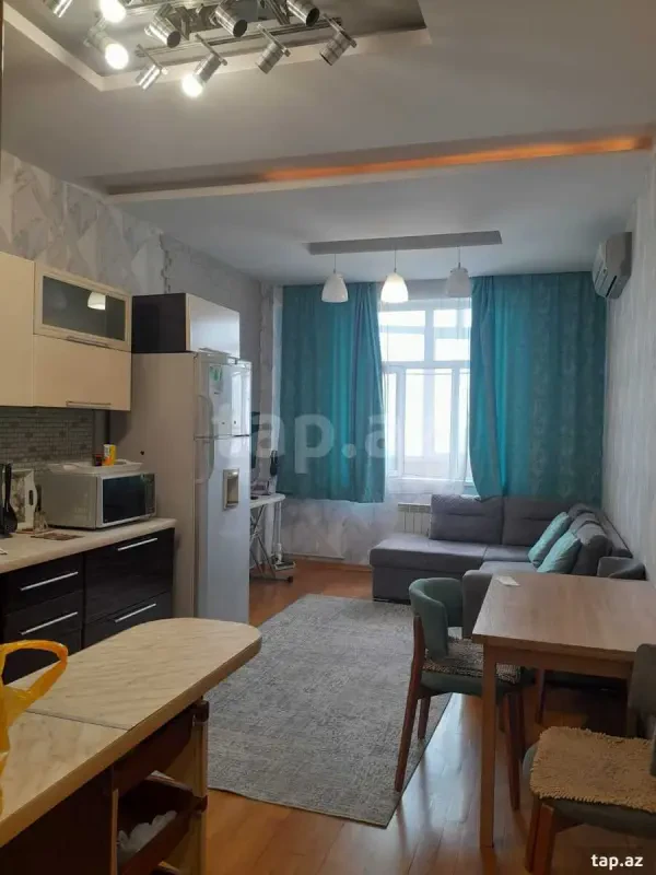 Kirayə verilir 3 otaqlı yeni tikili 125 m²
