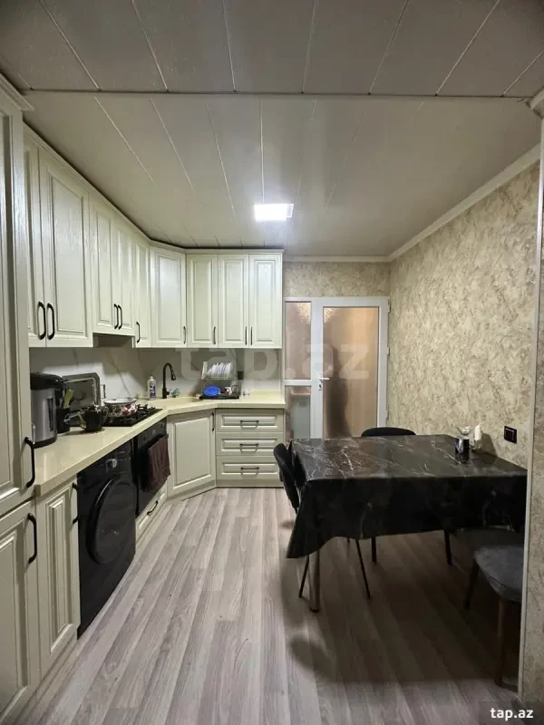 Satılır 5 otaqlı mənzil 105 m²