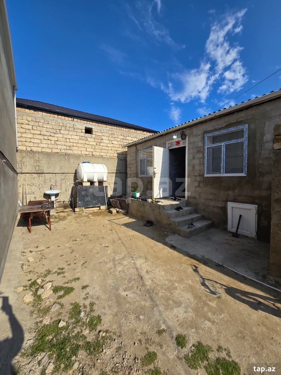 Satılır 3 otaqlı həyət evi 100 m²