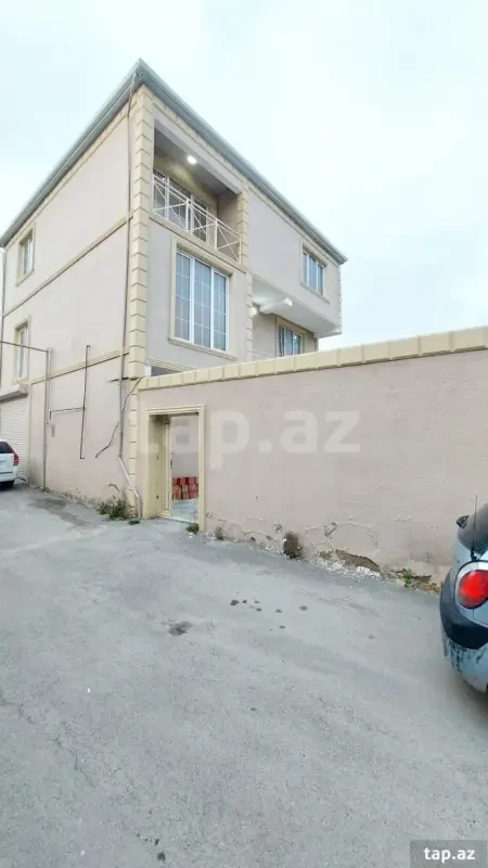 Satılır 6 otaqlı həyət evi 250 m²