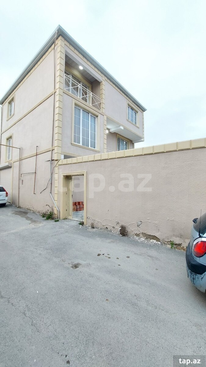 Satılır 6 otaqlı həyət evi 250 m²