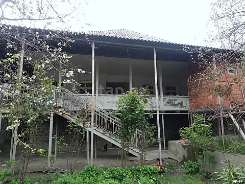 Satılır 4 otaqlı həyət evi 400 m² — Şəki 4 otaq 400.00 m²