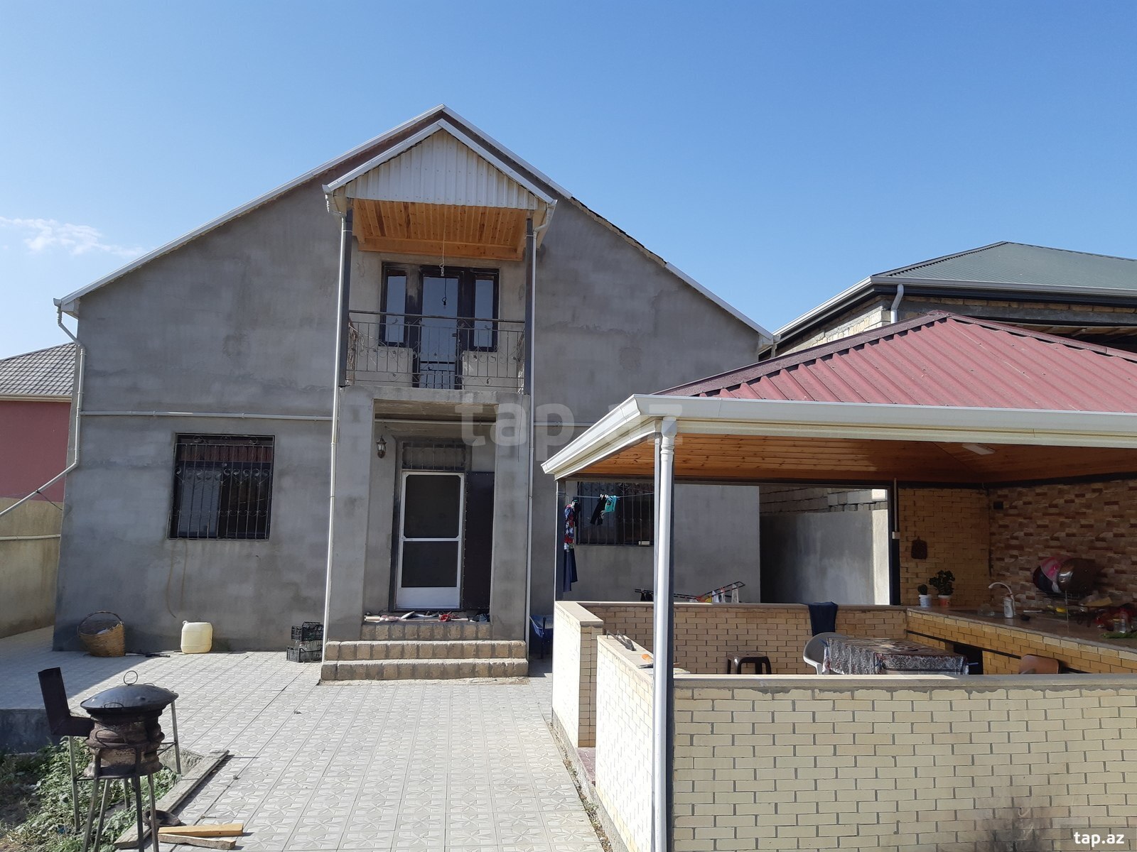 Satılır 4 otaqlı həyət evi 200 m²