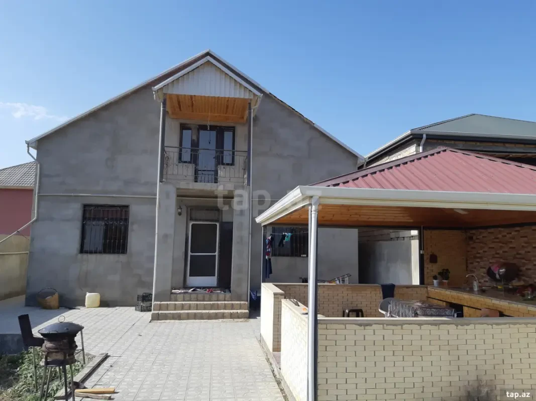 Satılır 4 otaqlı həyət evi 200 m²