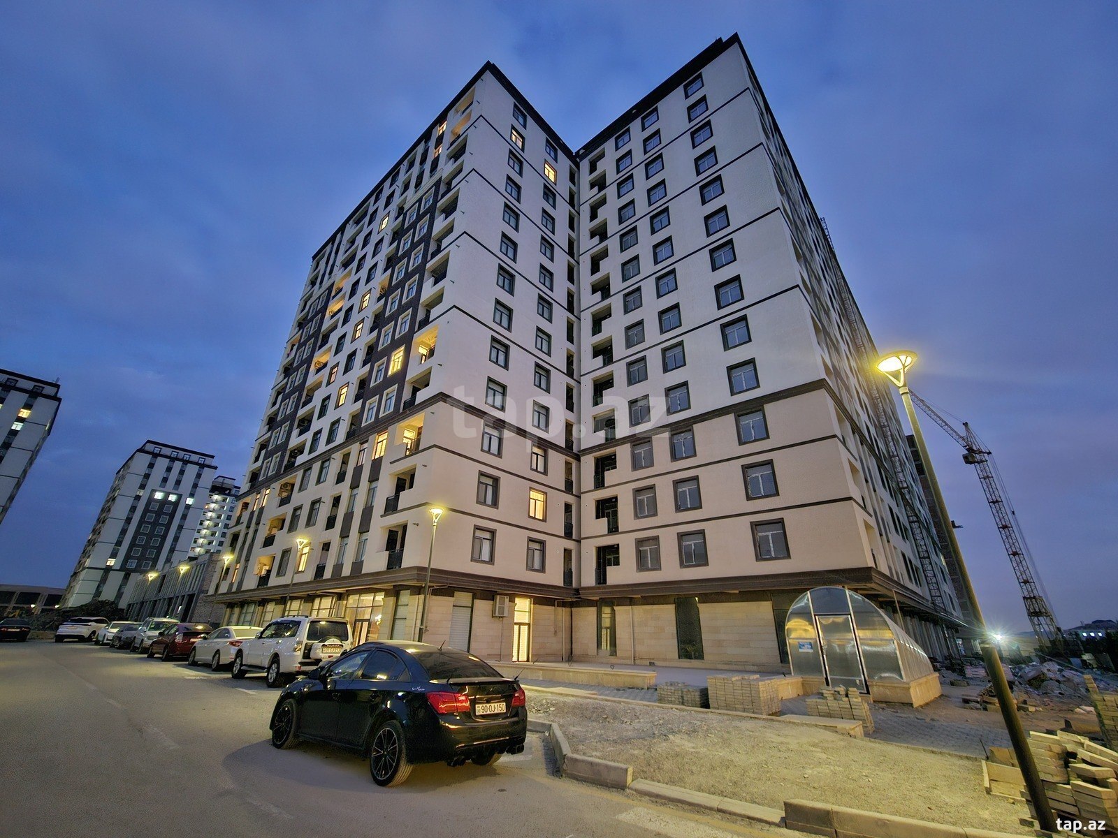 Satılır 3 otaqlı yeni tikili 83 m²