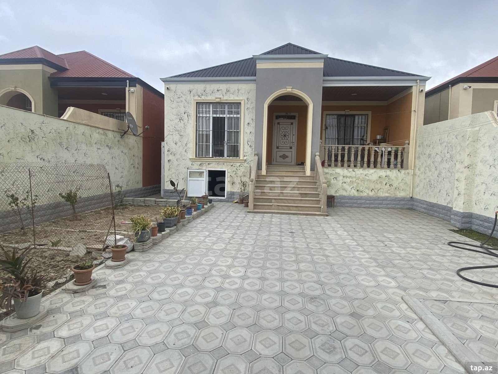 Satılır 4 otaqlı həyət evi 120 m²