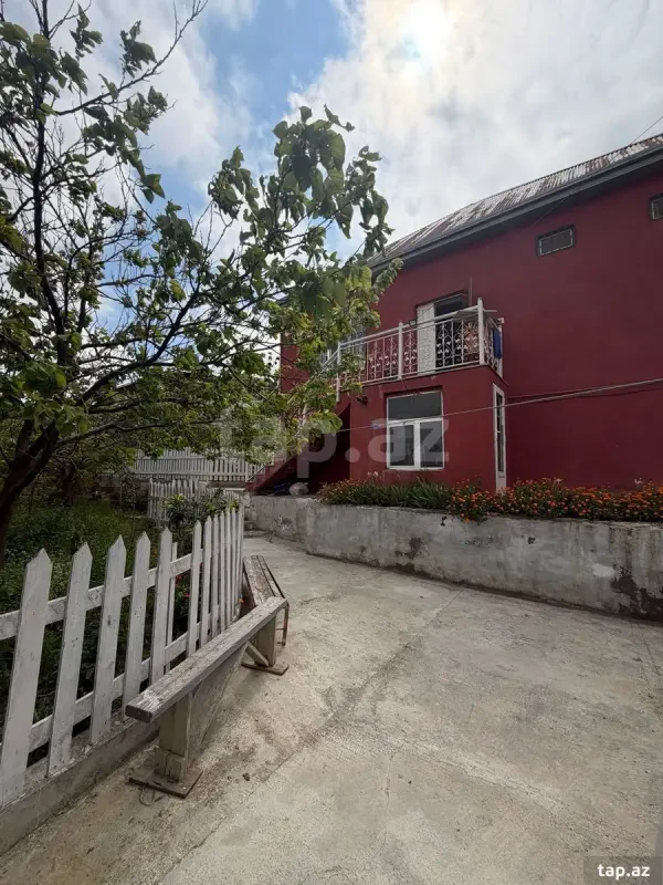 Satılır 5 otaqlı həyət evi 150 m²