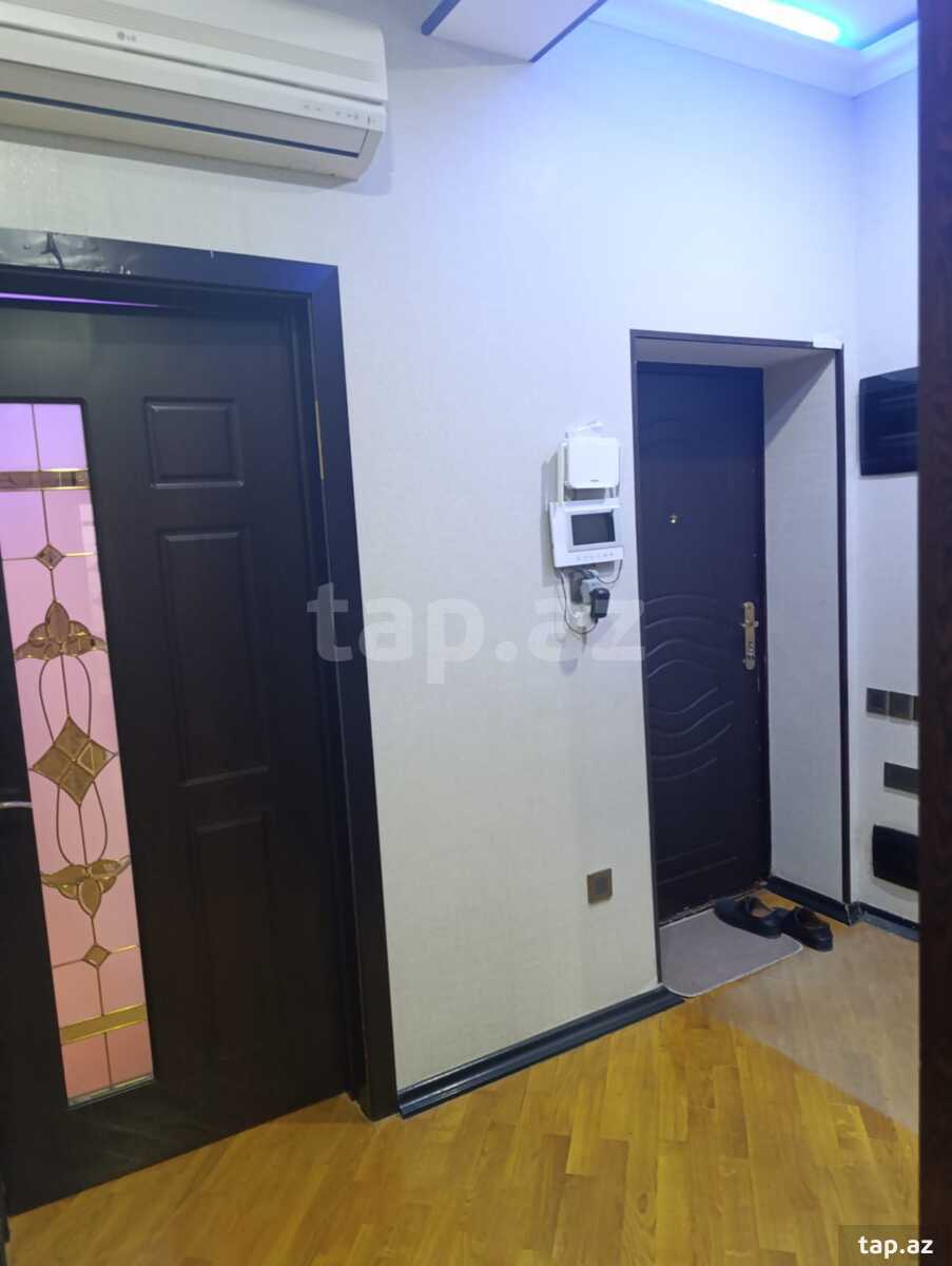 Satılır 4 otaqlı mənzil 140 m²