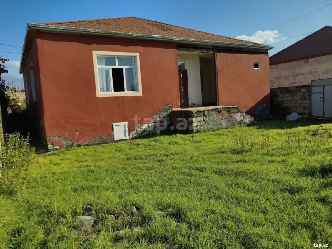 Satılır 4 otaqlı həyət evi 165 m²