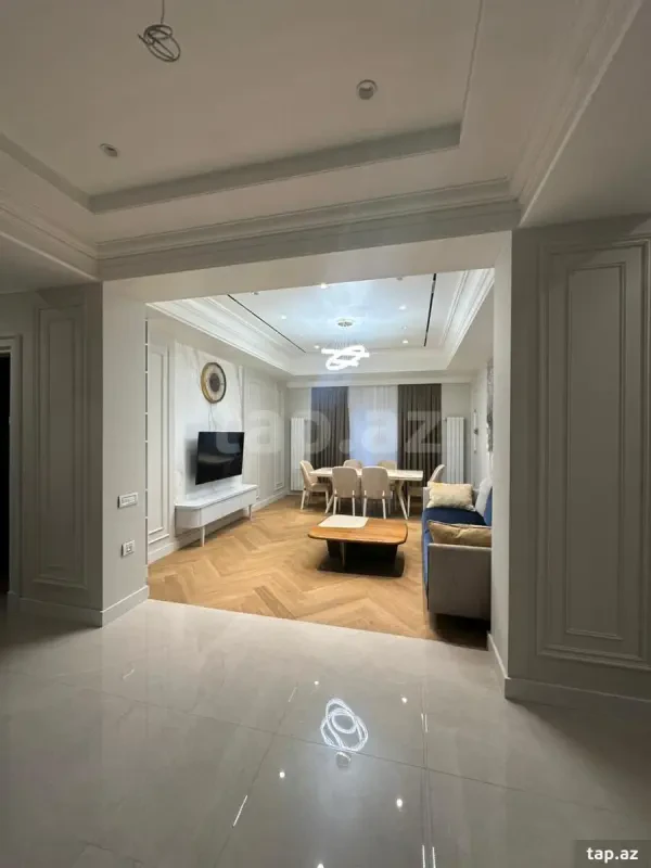 Kirayə verilir 3 otaqlı yeni tikili 130 m²