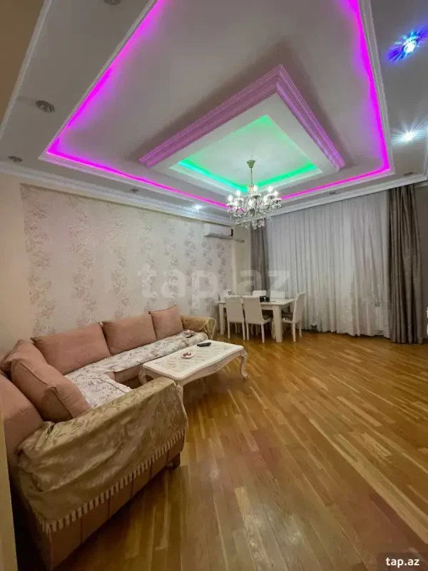 Kirayə verilir 2 otaqlı yeni tikili 70 m²