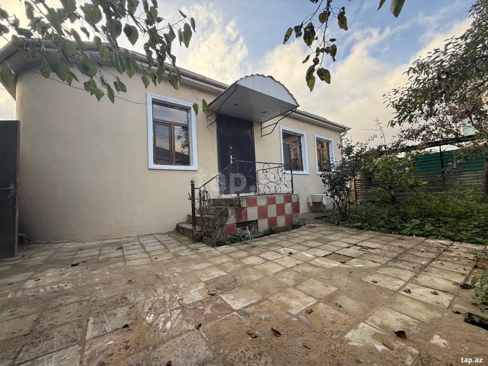 Satılır 3 otaqlı həyət evi 100 m²