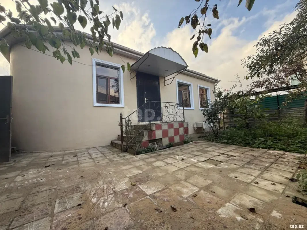 Satılır 3 otaqlı həyət evi 100 m²