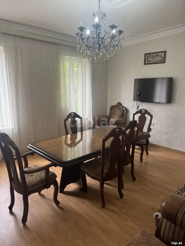 Kirayə verilir 2 otaqlı mənzil 70 m²