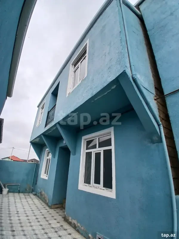 Satılır 4 otaqlı həyət evi 140 m²