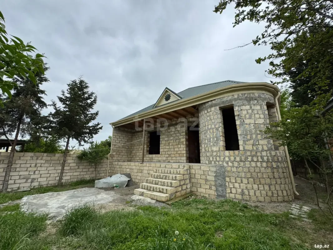 Satılır 4 otaqlı həyət evi 130 m²