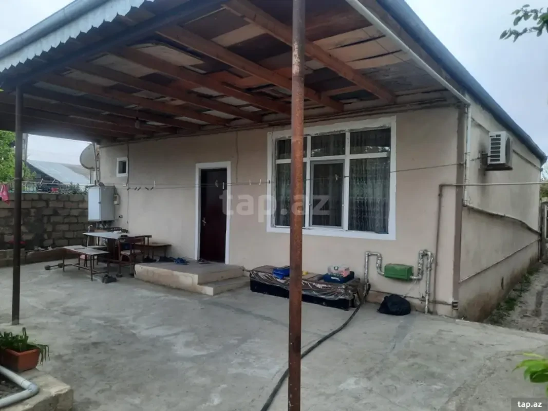 Satılır 3 otaqlı həyət evi 100 m²
