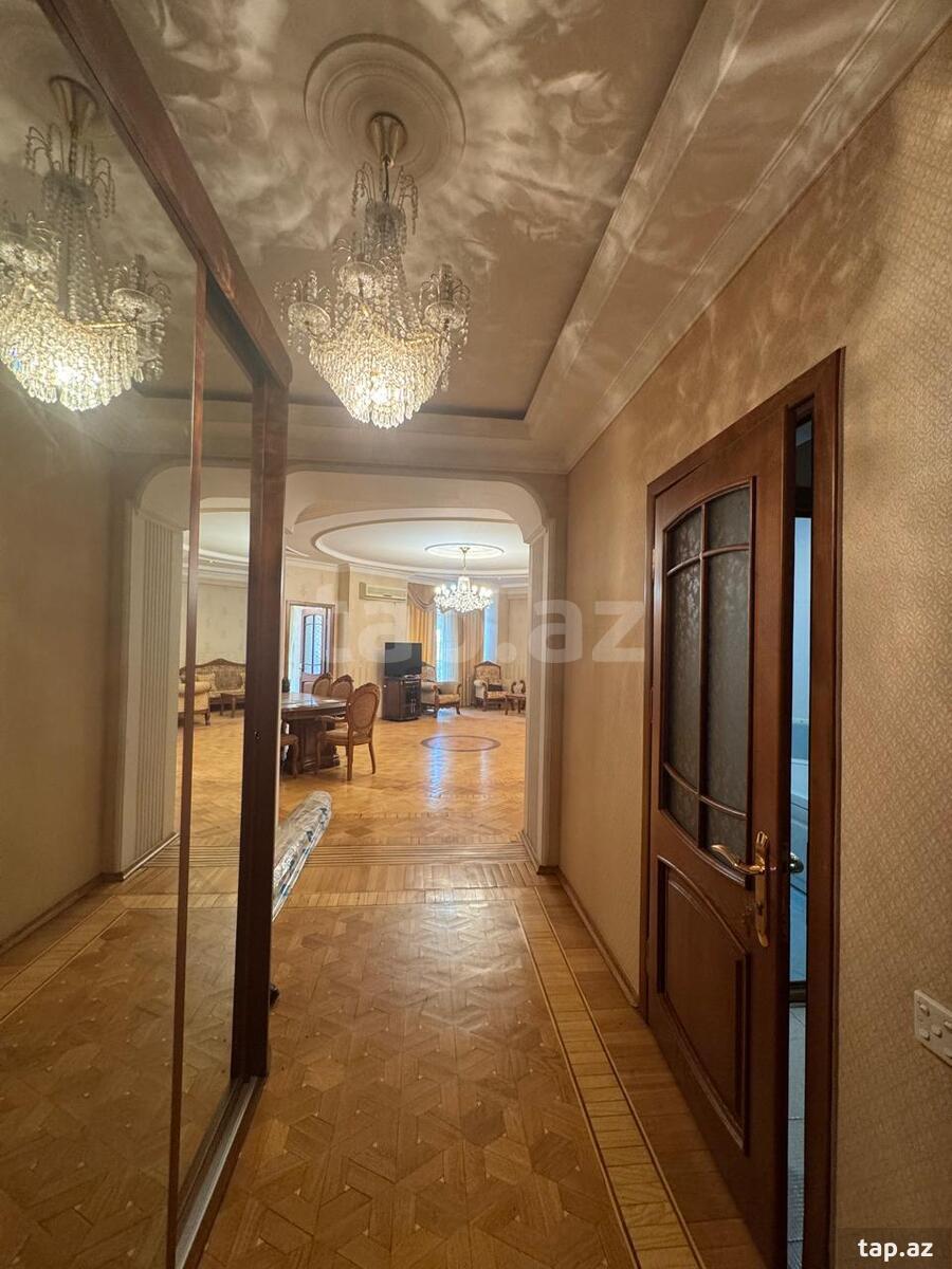 Satılır 3 otaqlı yeni tikili 120 m²
