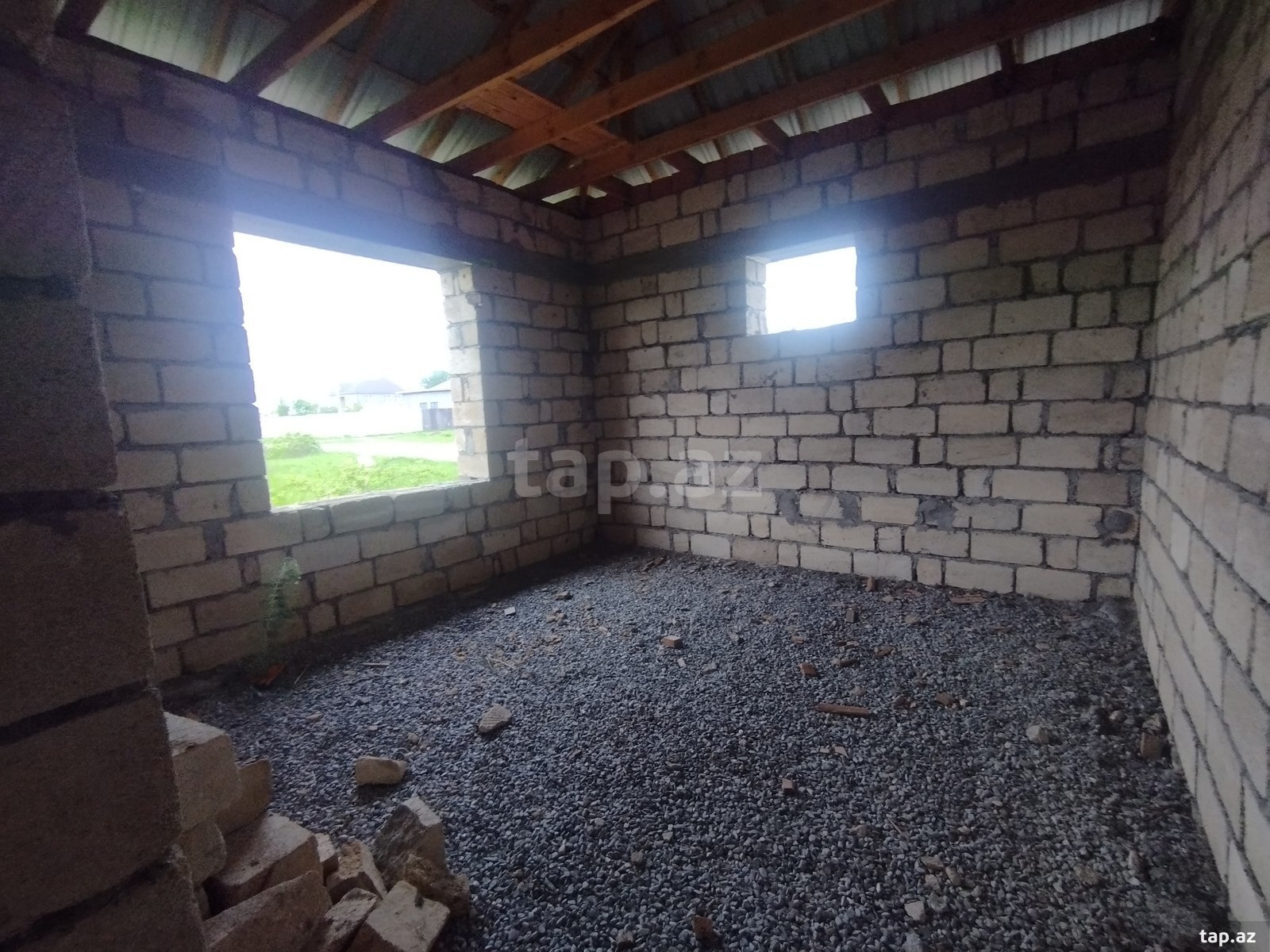Satılır 4 otaqlı həyət evi 100 m²