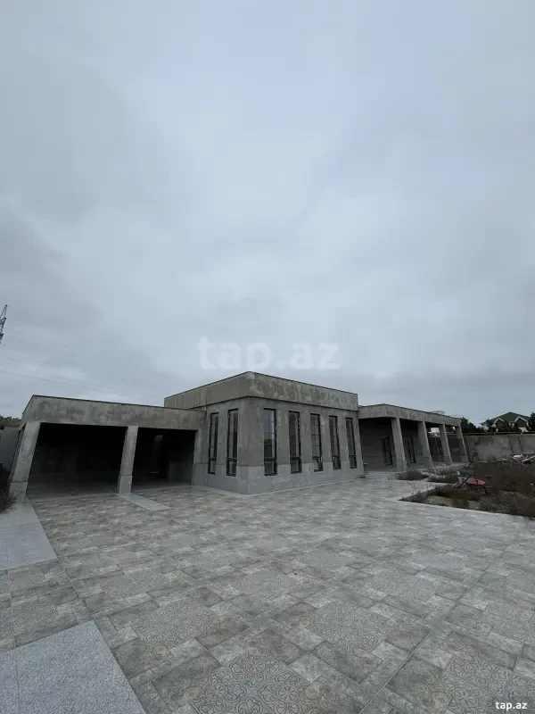Satılır 3 otaqlı həyət evi 180 m²