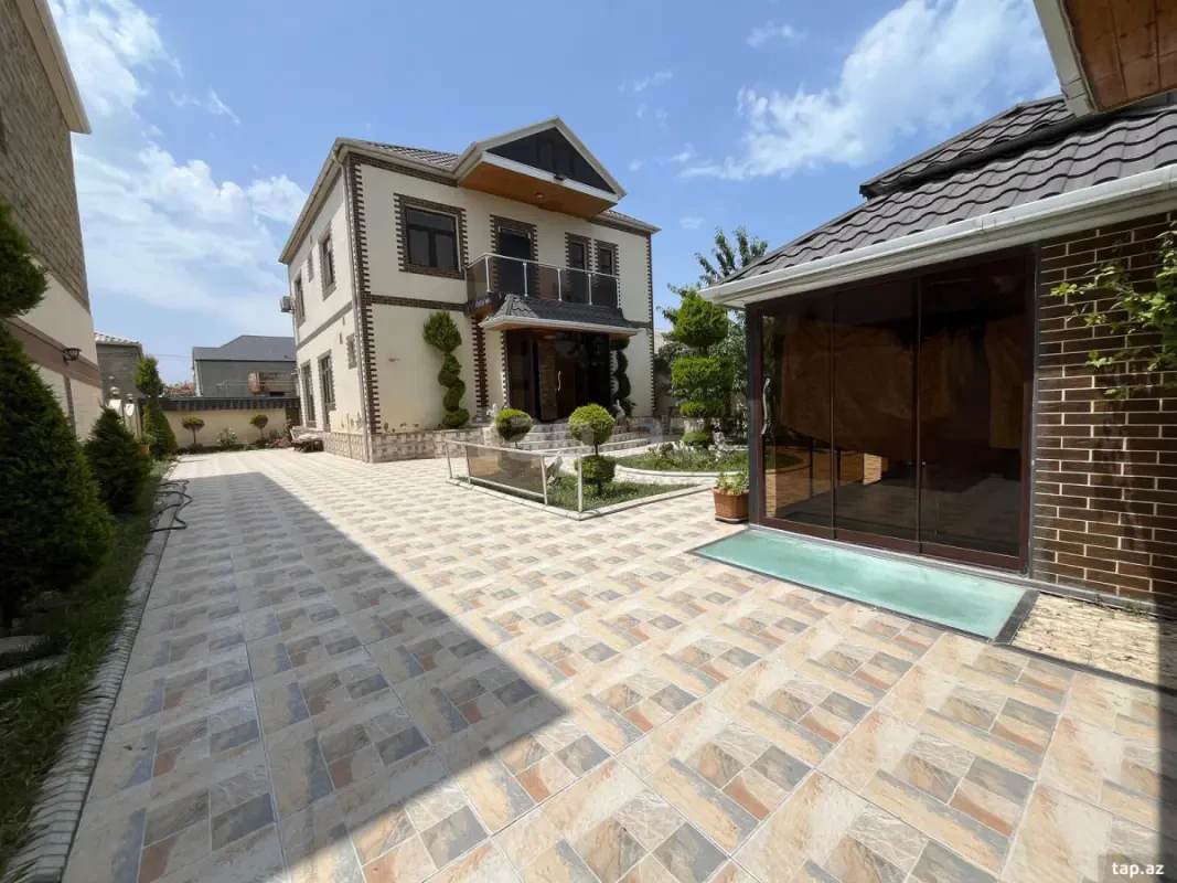 Satılır 6 otaqlı həyət evi 180 m²