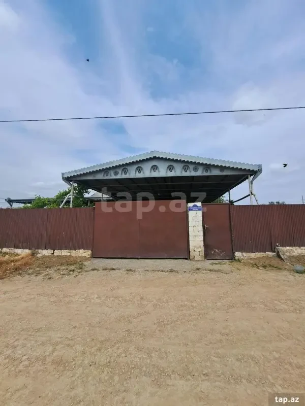 Satılır 6 otaqlı həyət evi 10 m²