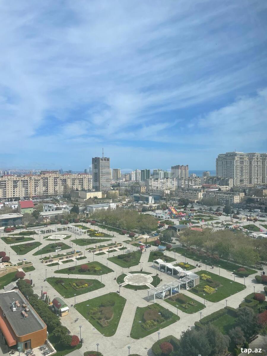 Satılır 3 otaqlı yeni tikili 135 m²