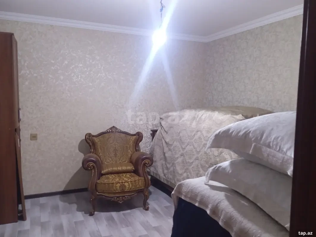Satılır 5 otaqlı həyət evi 280 m²