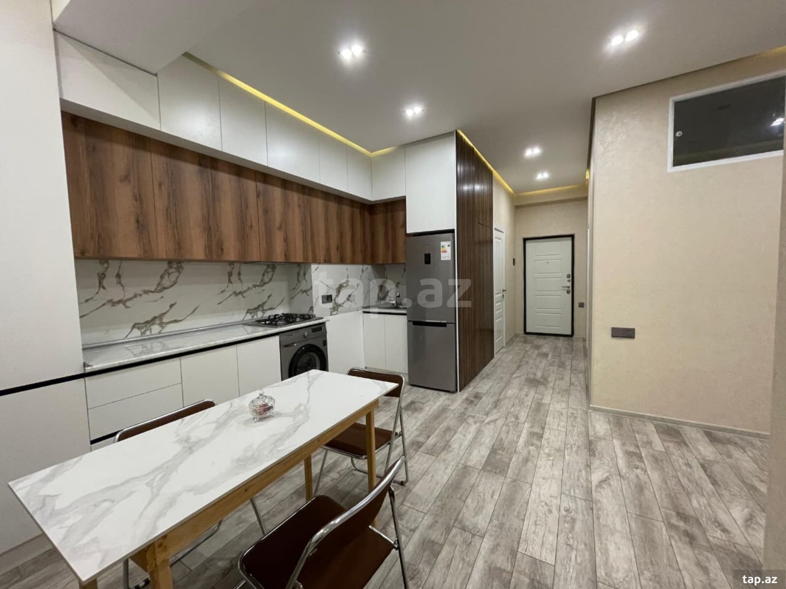 Kirayə verilir 2 otaqlı yeni tikili 65 m²