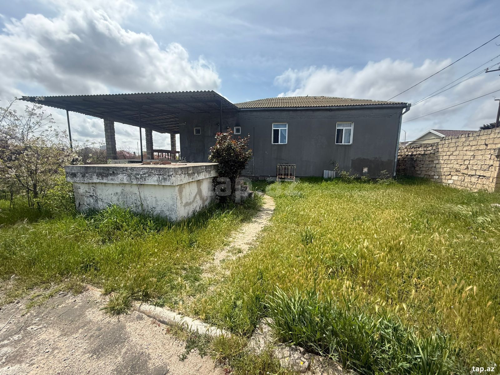 Satılır 4 otaqlı həyət evi 100 m²