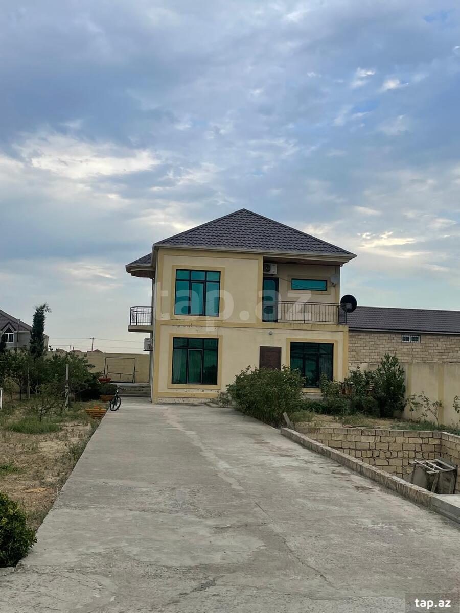 Satılır 6 otaqlı həyət evi 200 m²