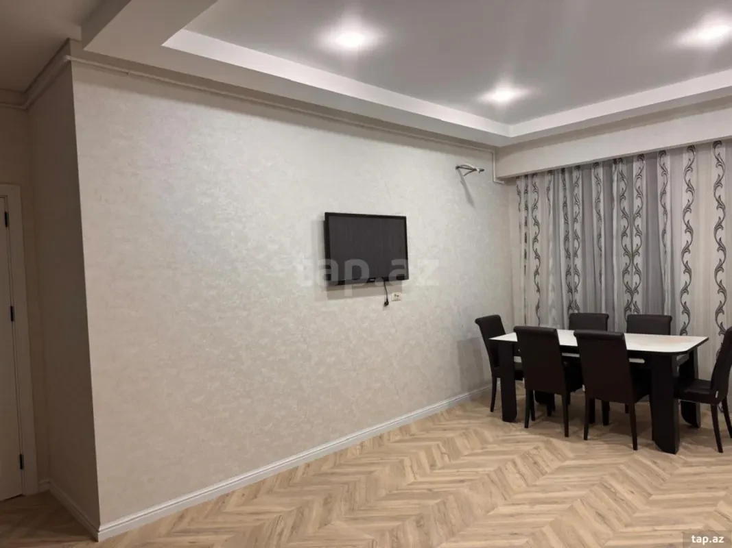 Kirayə verilir 3 otaqlı yeni tikili 85 m²