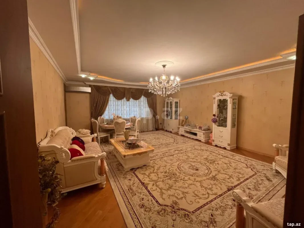 Satılır 5 otaqlı yeni tikili 205 m²