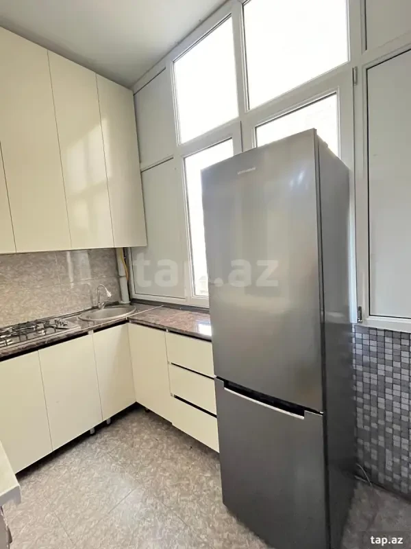 Kirayə verilir 2 otaqlı yeni tikili 65 m²