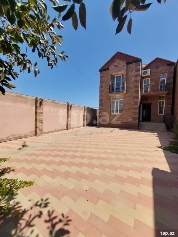 Satılır 5 otaqlı həyət evi 170 m²